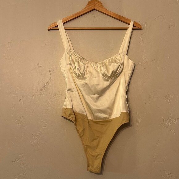NWOT WeWoreWhat White Ruched Satin Bodysuit Size 4 - Picture 5 of 8